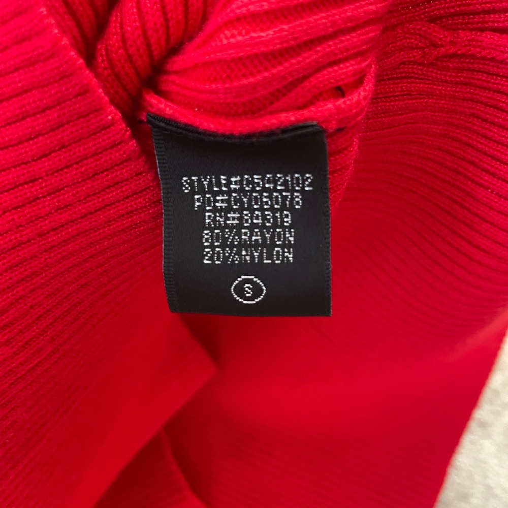NWT Cyrus Long Sleeve Red Asymmetrical Cut Out Shirt - Size Small - Picture 7 of 9